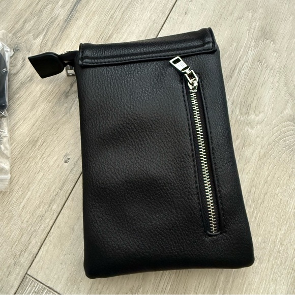 Black Leather Phone Pouch case - Picture 2 of 7